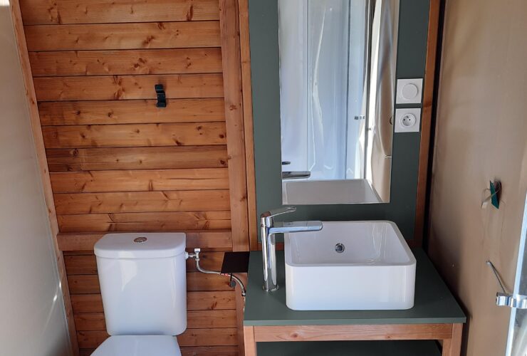 wc emplacement avec sanitaires privatifs